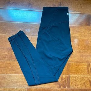 Lululemon Athletica Black Mesh Cutout Mid Rise Leggings Size 6